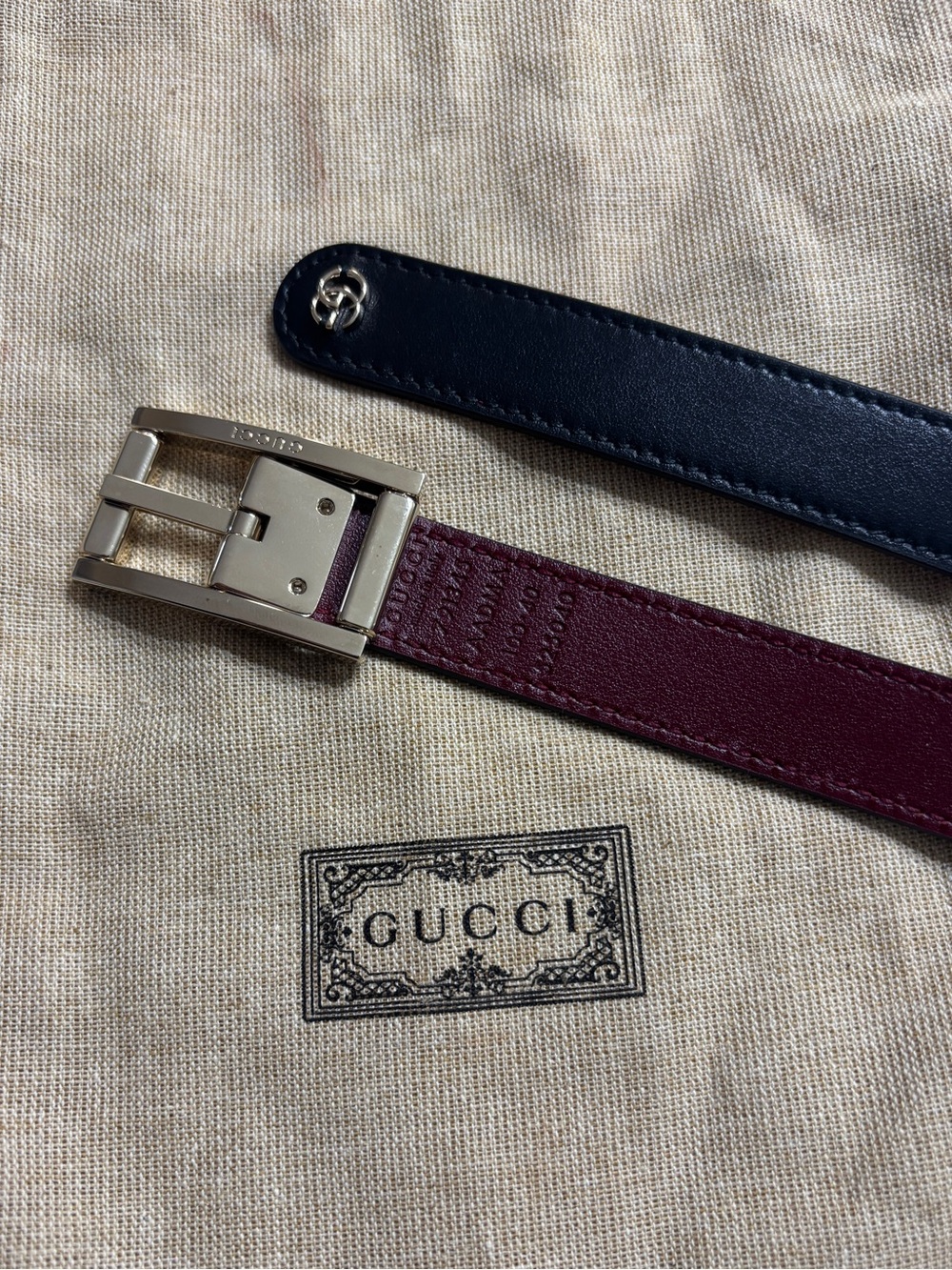 Gucci Reversible Leather Belt in Black and Burgundy with gold Buckle